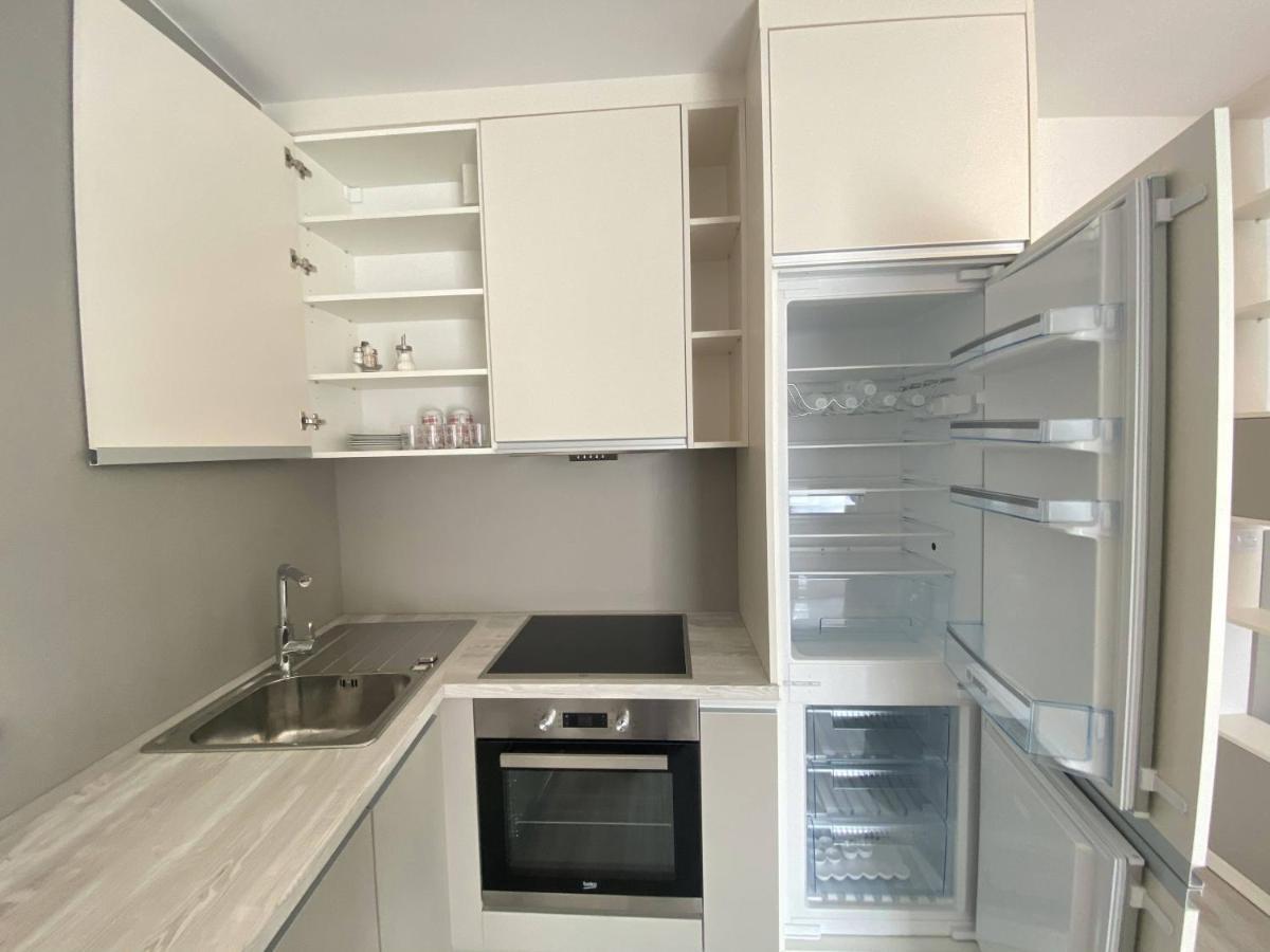 Seven Days Smichov Apartment Prague Exterior photo