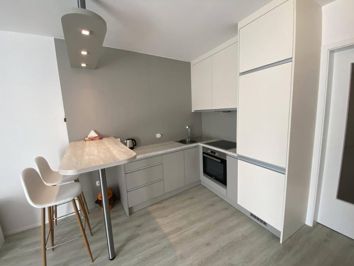 Seven Days Smichov Apartment Prague Exterior photo